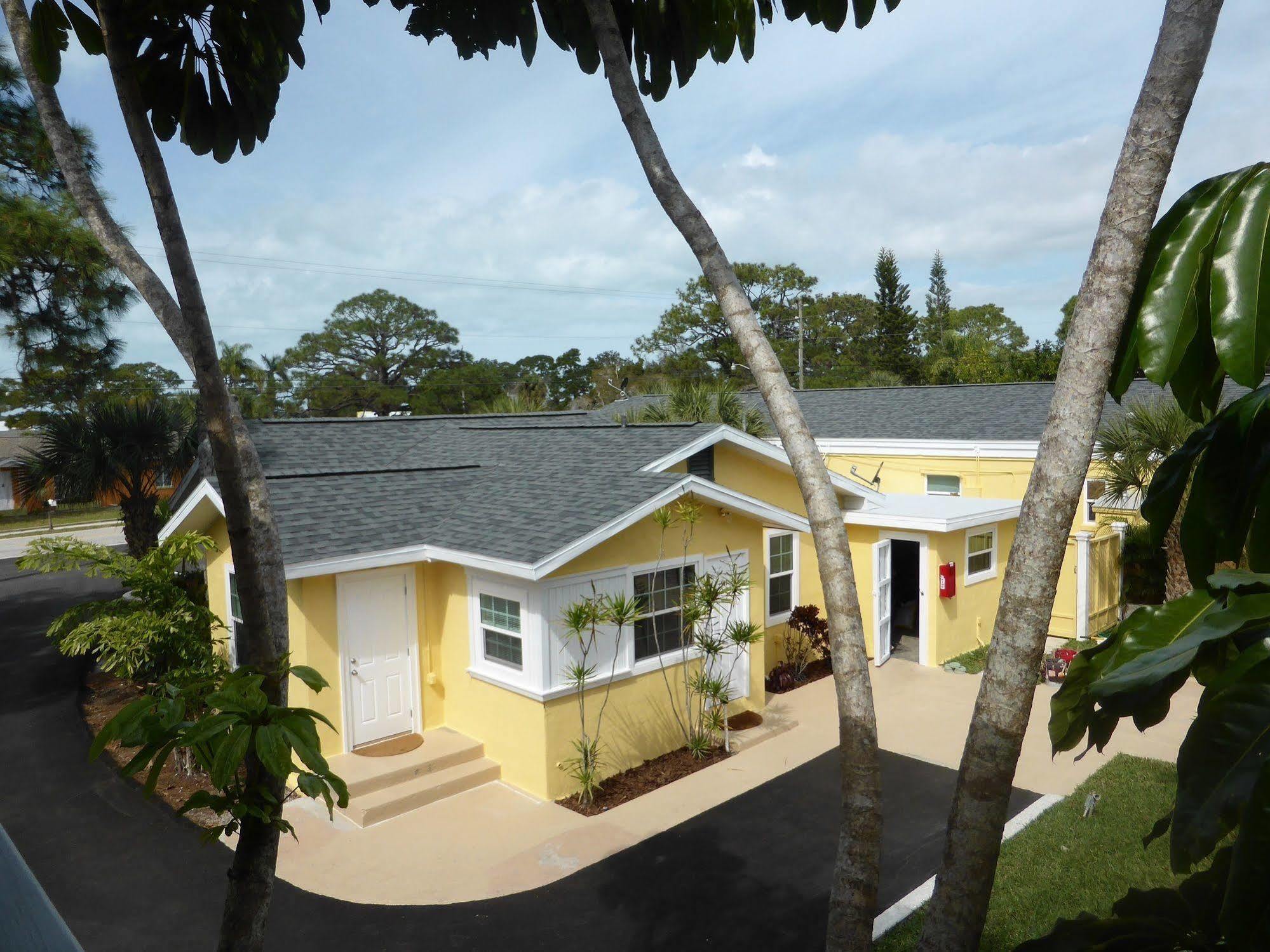 Englewood Bay Motel Eksteriør bilde