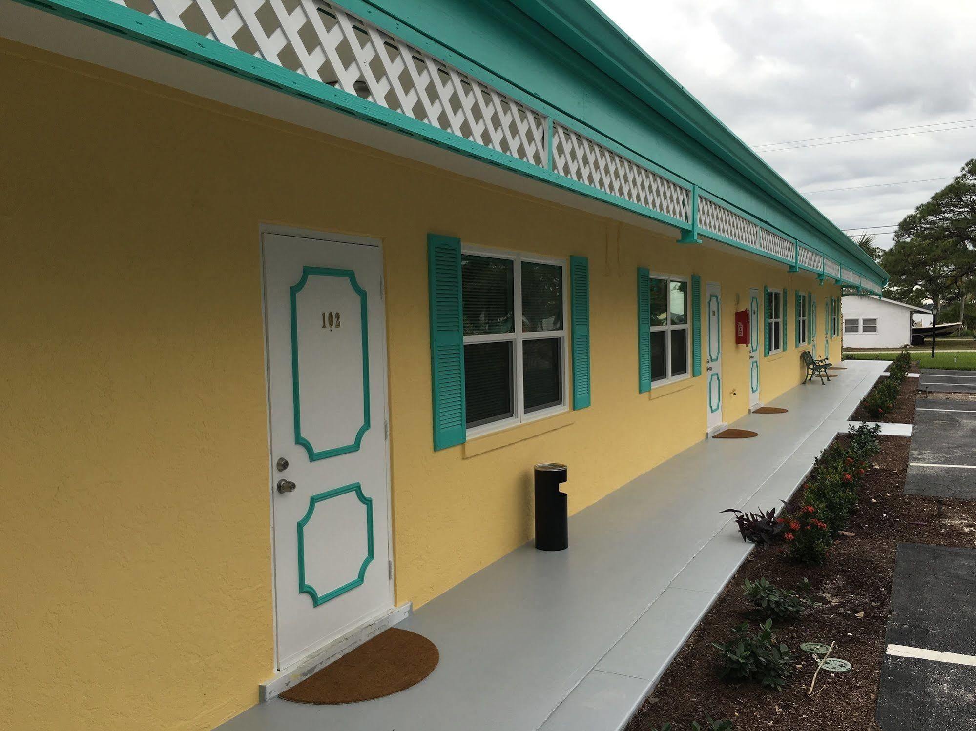 Englewood Bay Motel Eksteriør bilde